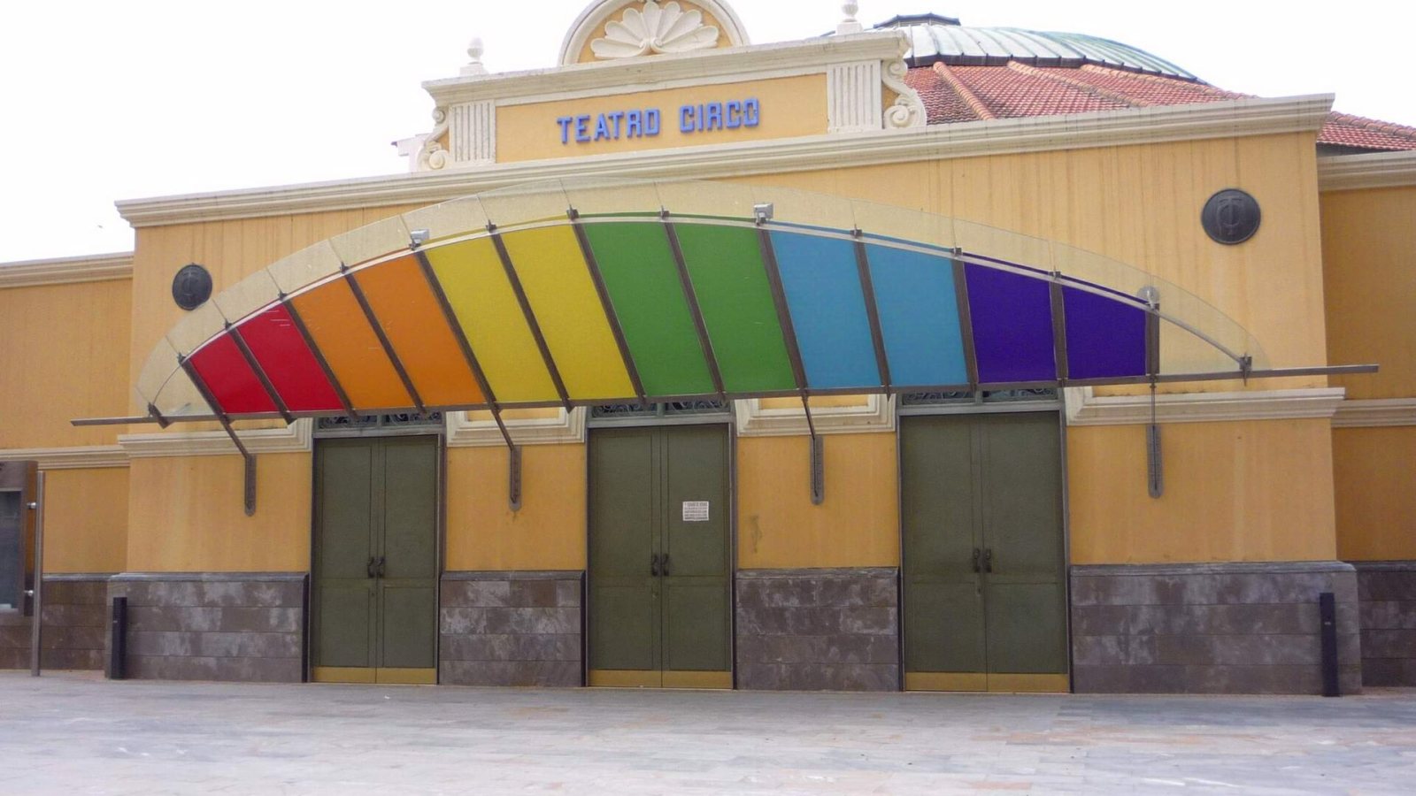 Fassade des Teatro Circo Atanasio Díe Marín in Orihuela.