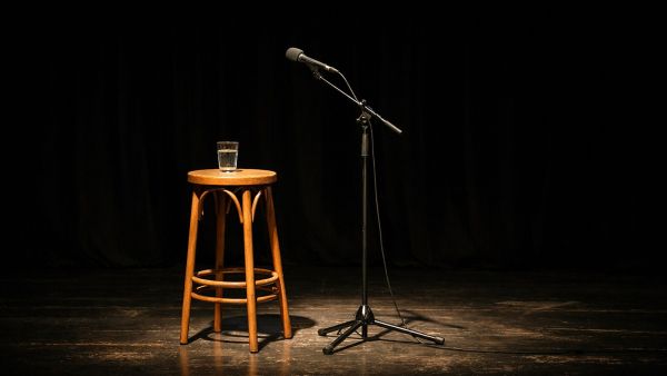Torrevieja: Luis Piedrahita mit „Apocalípticamente Correcto“